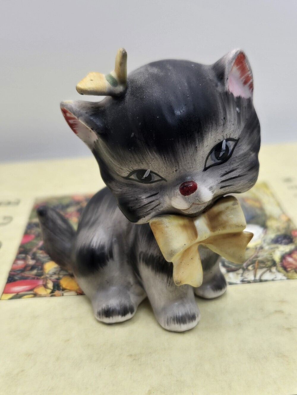 Vintage Lefton Ceramic Kitten Figurine #150 With Bow Hand Painted